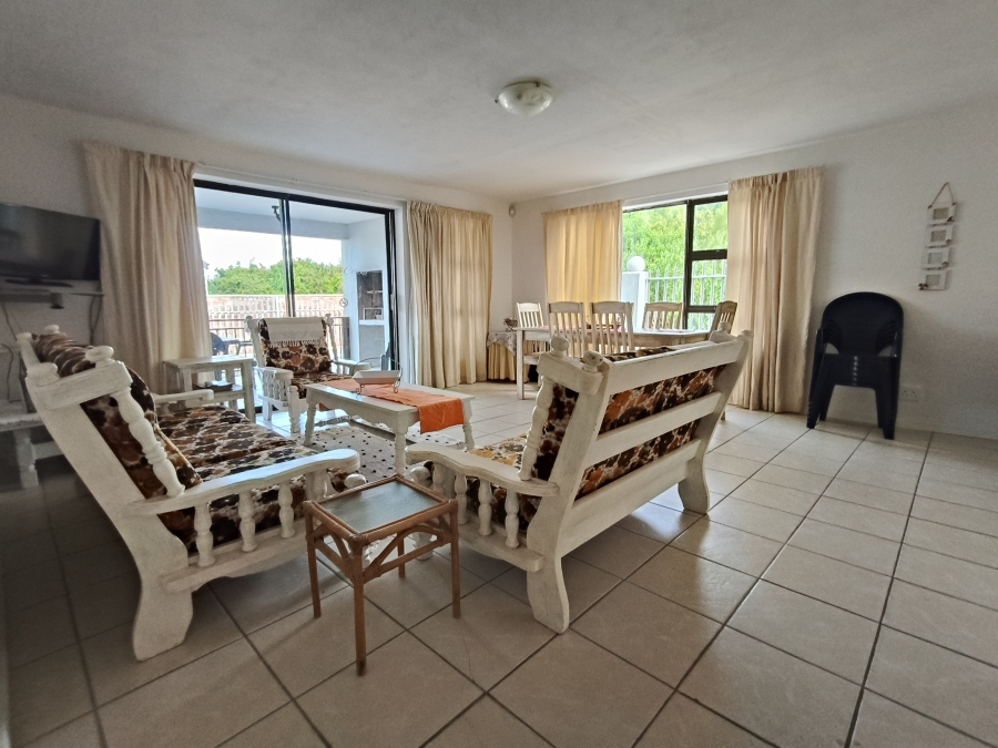 12 Bedroom Property for Sale in Paradise Beach Eastern Cape